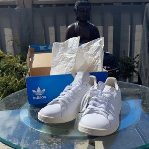 Brand NEW Stan Smith 
Collegiate Royal/Off White